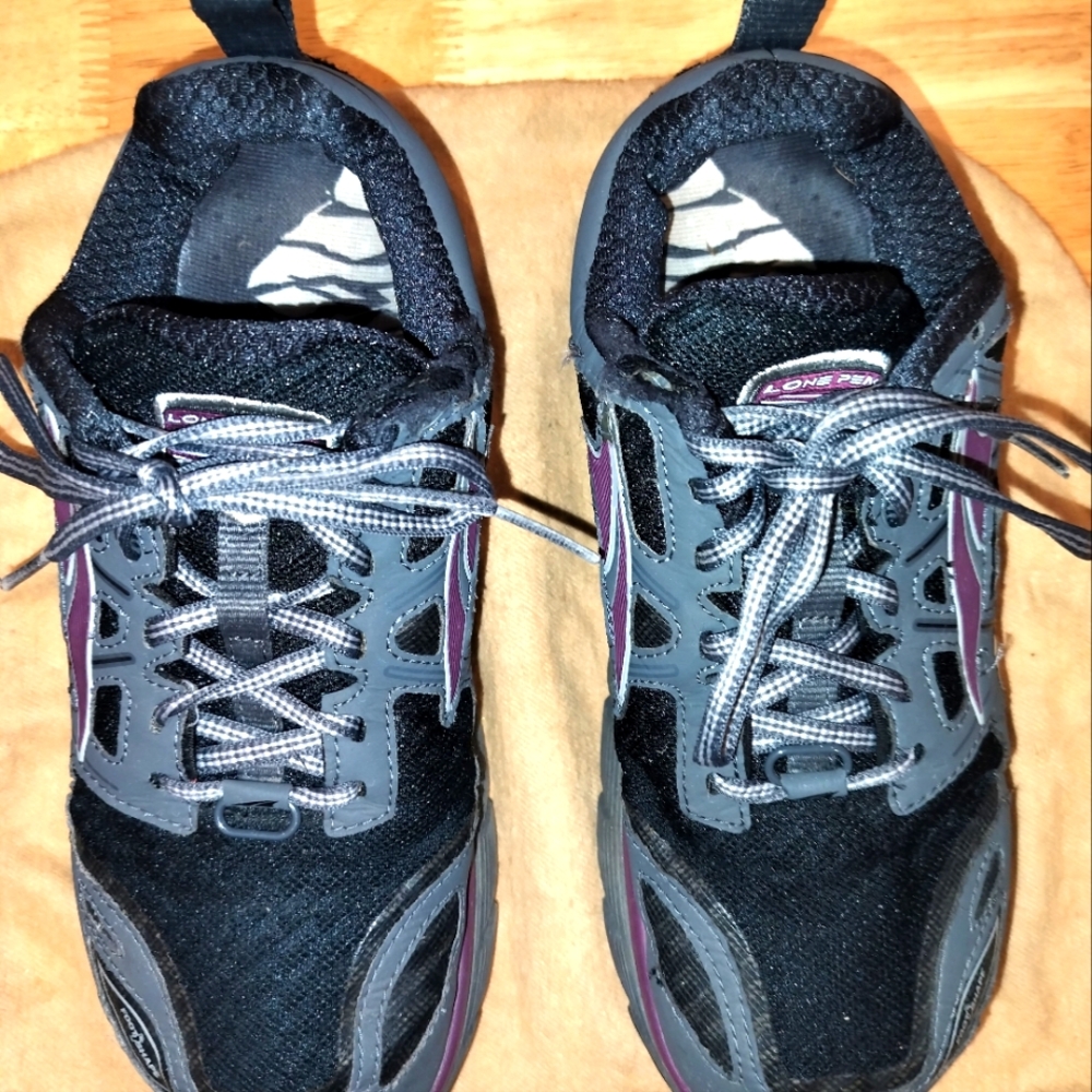 Altra Women's Sneaker Size 8